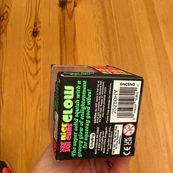 Nee doh bundle fuzz balls cake and purple glow cube - Picture 11 of 11